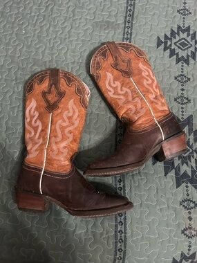 Ariat Brown square toed cowgirl boots